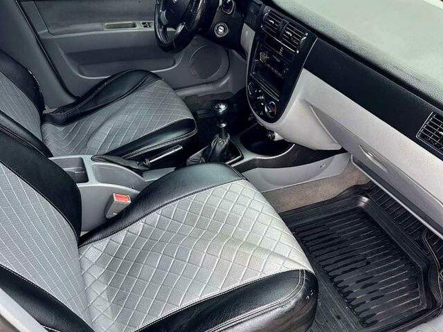 Бежевий Шевроле Лачетті, об'ємом двигуна 1.6 л та пробігом 225 тис. км за 3700 $, фото 5 на Automoto.ua