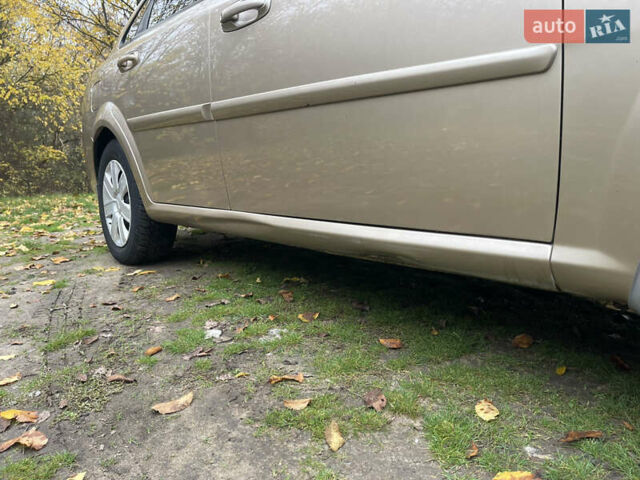 Бежевий Шевроле Лачетті, об'ємом двигуна 1.8 л та пробігом 253 тис. км за 3900 $, фото 9 на Automoto.ua