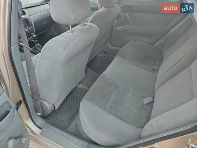 Бежевый Шевроле Лачетти, объемом двигателя 1.6 л и пробегом 230 тыс. км за 4200 $, фото 4 на Automoto.ua