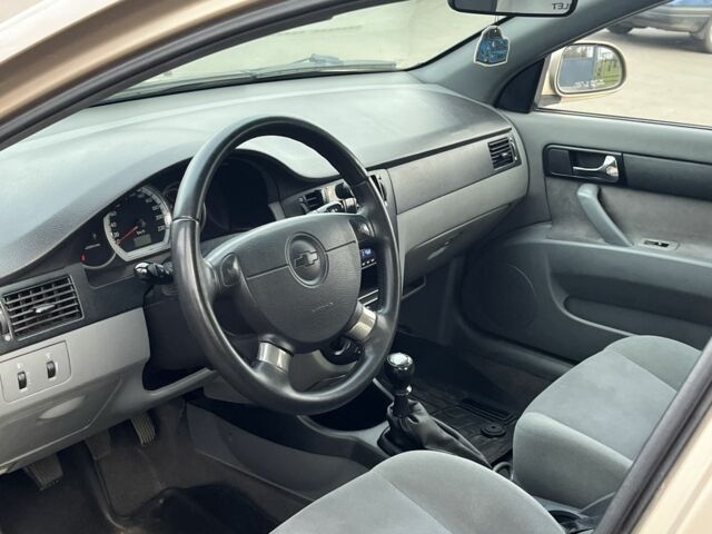 Бежевий Шевроле Лачетті, об'ємом двигуна 1.8 л та пробігом 200 тис. км за 3999 $, фото 8 на Automoto.ua