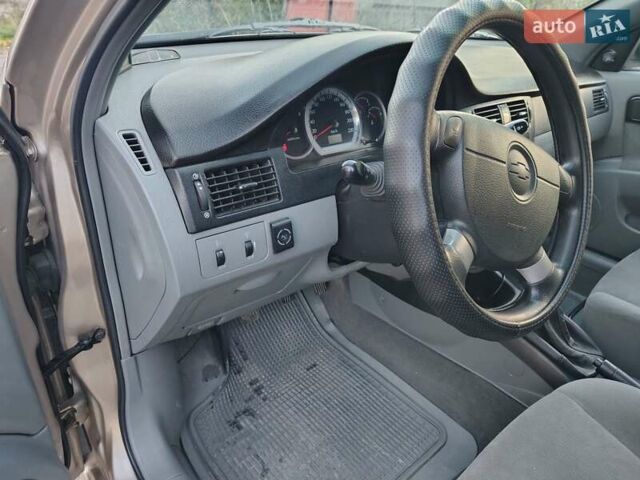 Бежевый Шевроле Лачетти, объемом двигателя 1.6 л и пробегом 230 тыс. км за 4200 $, фото 2 на Automoto.ua