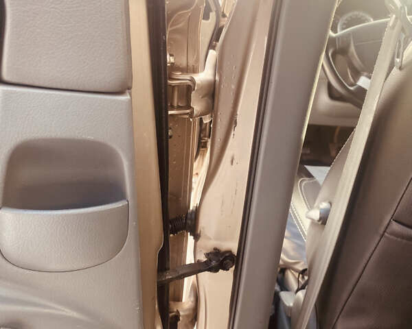 Бежевий Шевроле Лачетті, об'ємом двигуна 1.8 л та пробігом 248 тис. км за 4400 $, фото 22 на Automoto.ua