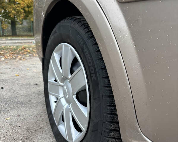 Бежевый Шевроле Лачетти, объемом двигателя 1.8 л и пробегом 250 тыс. км за 4999 $, фото 6 на Automoto.ua