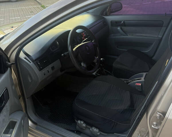 Бежевый Шевроле Лачетти, объемом двигателя 1.6 л и пробегом 260 тыс. км за 3350 $, фото 10 на Automoto.ua