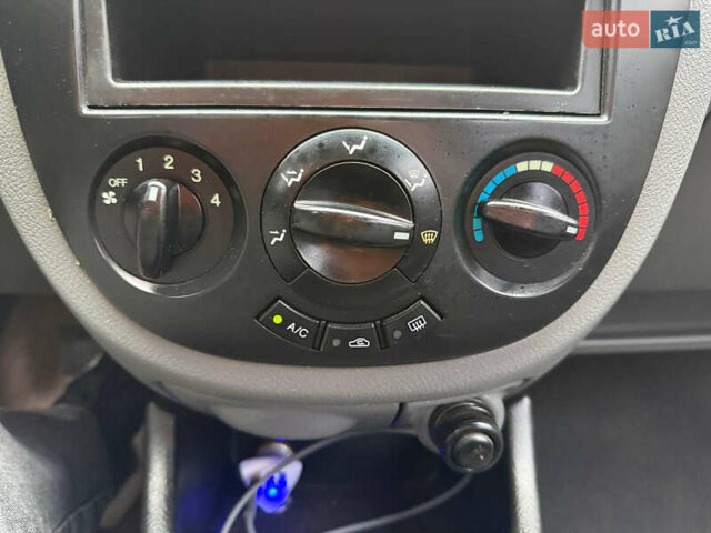 Бежевый Шевроле Лачетти, объемом двигателя 1.6 л и пробегом 230 тыс. км за 4200 $, фото 11 на Automoto.ua