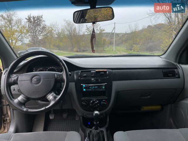 Бежевий Шевроле Лачетті, об'ємом двигуна 1.8 л та пробігом 253 тис. км за 3900 $, фото 17 на Automoto.ua