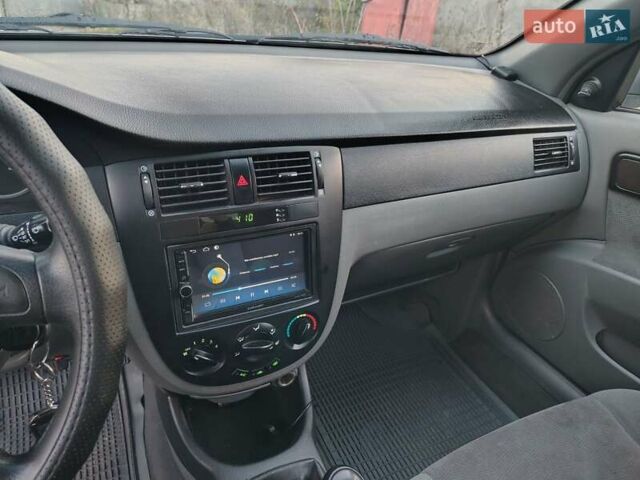 Бежевый Шевроле Лачетти, объемом двигателя 1.6 л и пробегом 230 тыс. км за 4200 $, фото 5 на Automoto.ua