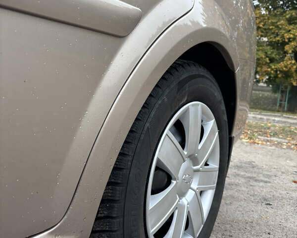 Бежевый Шевроле Лачетти, объемом двигателя 1.8 л и пробегом 250 тыс. км за 4999 $, фото 7 на Automoto.ua