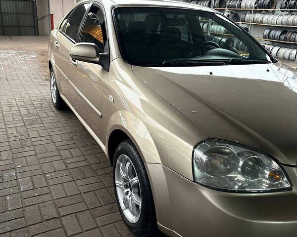 Бежевый Шевроле Лачетти, объемом двигателя 1.8 л и пробегом 320 тыс. км за 3700 $, фото 2 на Automoto.ua