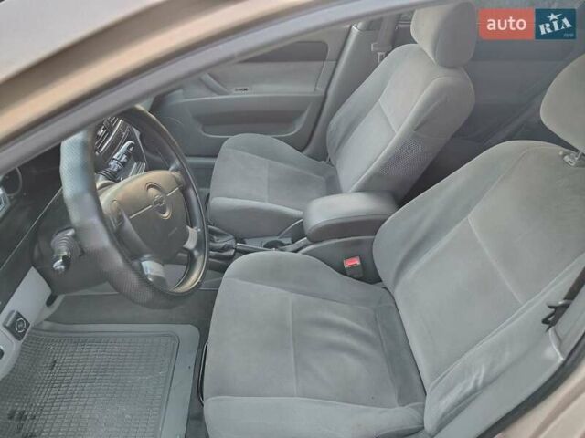 Бежевый Шевроле Лачетти, объемом двигателя 1.6 л и пробегом 230 тыс. км за 4200 $, фото 3 на Automoto.ua