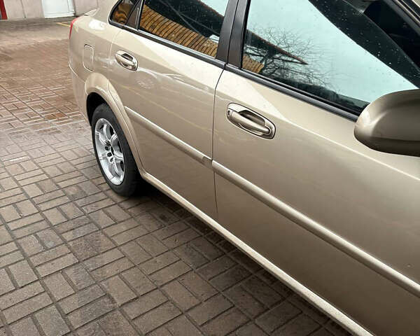 Бежевый Шевроле Лачетти, объемом двигателя 1.8 л и пробегом 320 тыс. км за 3700 $, фото 3 на Automoto.ua