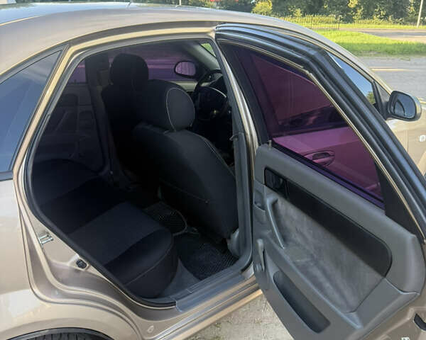 Бежевый Шевроле Лачетти, объемом двигателя 1.6 л и пробегом 260 тыс. км за 3350 $, фото 7 на Automoto.ua