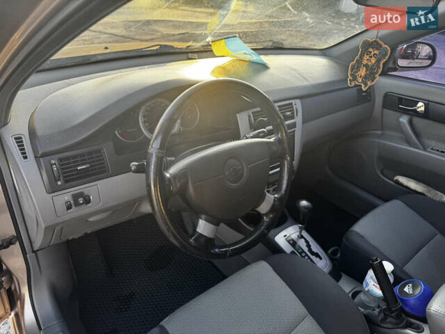 Бежевий Шевроле Лачетті, об'ємом двигуна 1.8 л та пробігом 139 тис. км за 4700 $, фото 17 на Automoto.ua