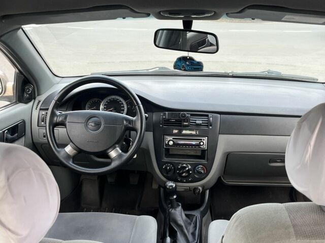 Бежевий Шевроле Лачетті, об'ємом двигуна 1.8 л та пробігом 200 тис. км за 3999 $, фото 11 на Automoto.ua