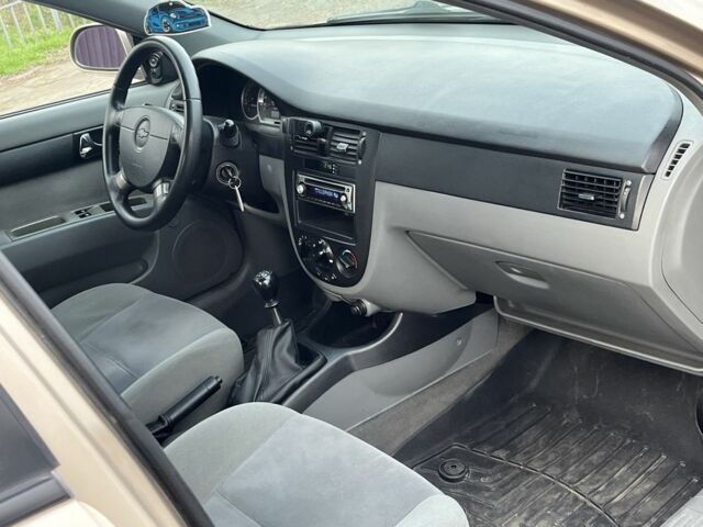 Бежевий Шевроле Лачетті, об'ємом двигуна 1.8 л та пробігом 200 тис. км за 3999 $, фото 9 на Automoto.ua