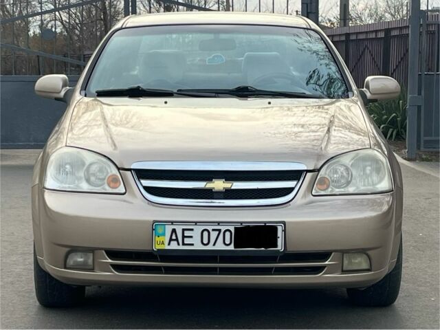 Бежевий Шевроле Лачетті, об'ємом двигуна 1.8 л та пробігом 200 тис. км за 3999 $, фото 1 на Automoto.ua