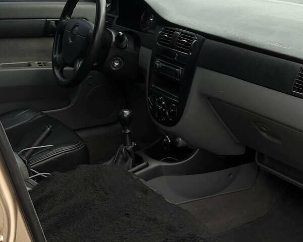 Бежевый Шевроле Лачетти, объемом двигателя 1.6 л и пробегом 230 тыс. км за 4200 $, фото 12 на Automoto.ua