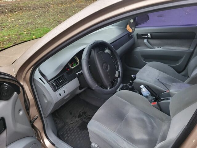 Бежевый Шевроле Лачетти, объемом двигателя 1.8 л и пробегом 167 тыс. км за 3700 $, фото 4 на Automoto.ua