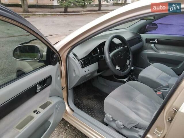 Бежевый Шевроле Лачетти, объемом двигателя 1.8 л и пробегом 167 тыс. км за 4500 $, фото 6 на Automoto.ua