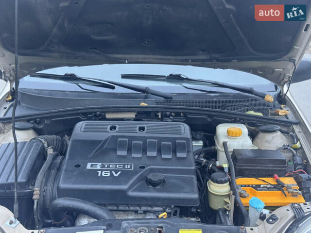 Бежевый Шевроле Лачетти, объемом двигателя 1.6 л и пробегом 226 тыс. км за 3950 $, фото 9 на Automoto.ua