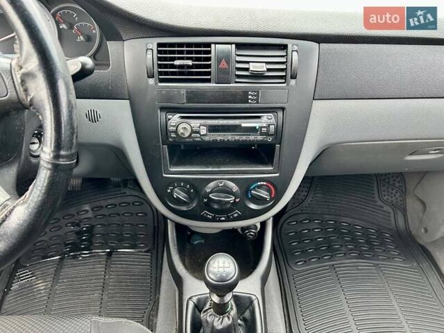 Бежевый Шевроле Лачетти, объемом двигателя 1.6 л и пробегом 196 тыс. км за 3950 $, фото 23 на Automoto.ua