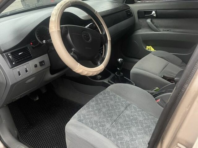 Бежевый Шевроле Лачетти, объемом двигателя 1.8 л и пробегом 400 тыс. км за 2300 $, фото 1 на Automoto.ua