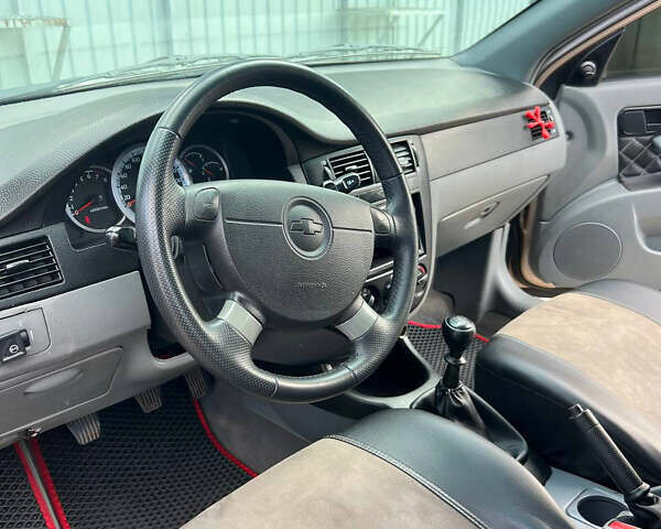 Бежевый Шевроле Лачетти, объемом двигателя 1.6 л и пробегом 184 тыс. км за 4800 $, фото 6 на Automoto.ua