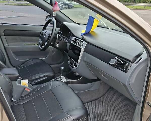 Бежевый Шевроле Лачетти, объемом двигателя 1.8 л и пробегом 213 тыс. км за 5450 $, фото 8 на Automoto.ua