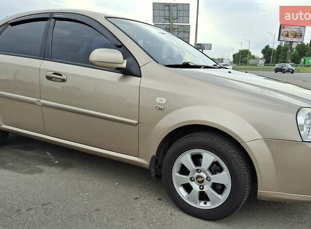 Бежевый Шевроле Лачетти, объемом двигателя 1.8 л и пробегом 213 тыс. км за 5450 $, фото 1 на Automoto.ua