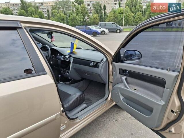 Бежевый Шевроле Лачетти, объемом двигателя 1.8 л и пробегом 213 тыс. км за 5450 $, фото 7 на Automoto.ua