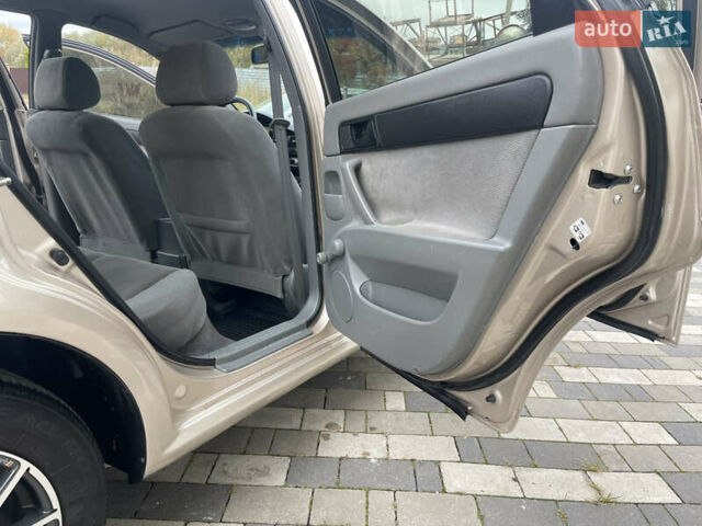 Бежевий Шевроле Лачетті, об'ємом двигуна 1.6 л та пробігом 140 тис. км за 5200 $, фото 57 на Automoto.ua