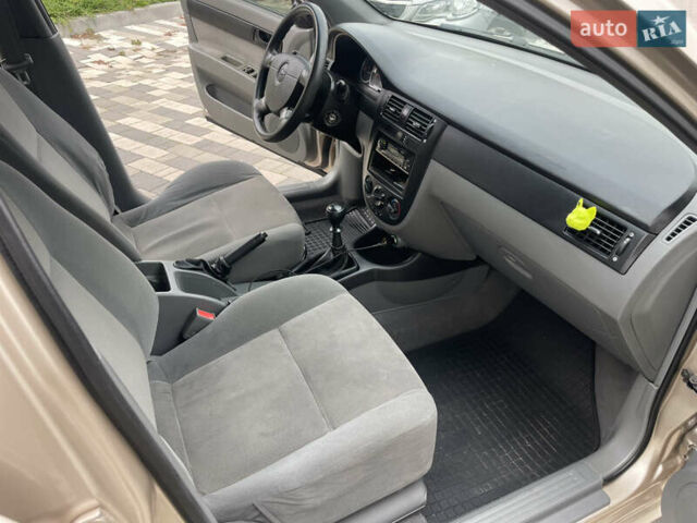 Бежевий Шевроле Лачетті, об'ємом двигуна 1.6 л та пробігом 140 тис. км за 5200 $, фото 59 на Automoto.ua