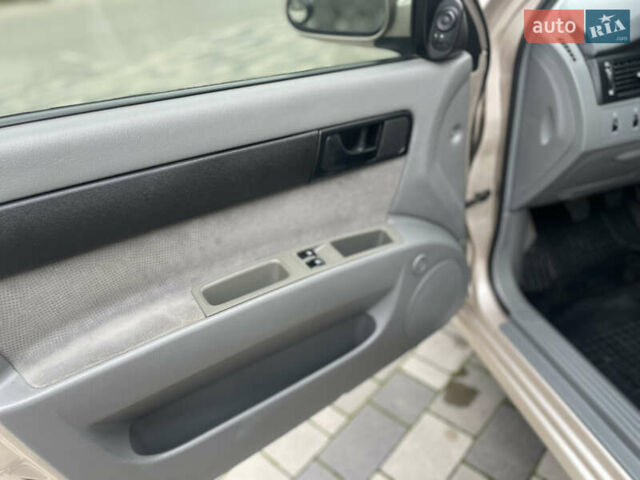 Бежевий Шевроле Лачетті, об'ємом двигуна 1.6 л та пробігом 140 тис. км за 5200 $, фото 47 на Automoto.ua