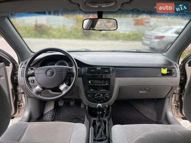 Бежевий Шевроле Лачетті, об'ємом двигуна 1.6 л та пробігом 140 тис. км за 5200 $, фото 62 на Automoto.ua