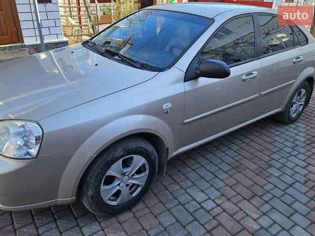Бежевий Шевроле Лачетті, об'ємом двигуна 1.6 л та пробігом 205 тис. км за 4600 $, фото 2 на Automoto.ua