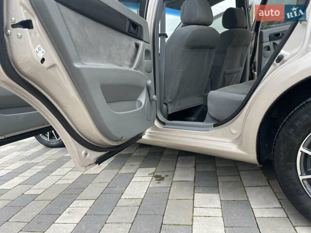Бежевий Шевроле Лачетті, об'ємом двигуна 1.6 л та пробігом 140 тис. км за 5200 $, фото 53 на Automoto.ua
