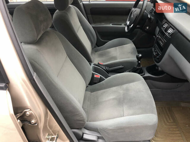 Шевроле Лачетти 2011 в Каменское - Днепродзержинск на Automoto.ua Бежевый Шевроле Лачетти, объемом двигателя 1.6 л и пробегом 116 тыс. км за 6200 $, фото 11 на Automoto.ua