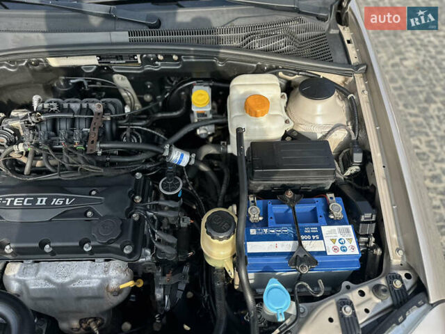 Бежевый Шевроле Лачетти, объемом двигателя 1.6 л и пробегом 121 тыс. км за 5200 $, фото 36 на Automoto.ua