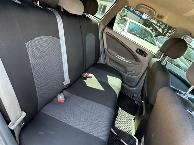 Бежевый Шевроле Лачетти, объемом двигателя 1.8 л и пробегом 200 тыс. км за 4400 $, фото 4 на Automoto.ua