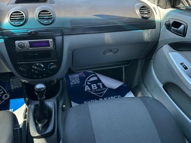 Бежевый Шевроле Лачетти, объемом двигателя 1.8 л и пробегом 200 тыс. км за 4400 $, фото 7 на Automoto.ua