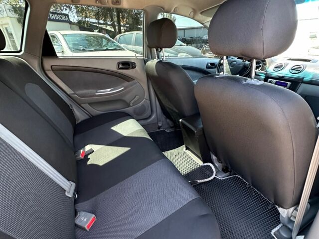 Бежевый Шевроле Лачетти, объемом двигателя 1.8 л и пробегом 200 тыс. км за 4400 $, фото 5 на Automoto.ua