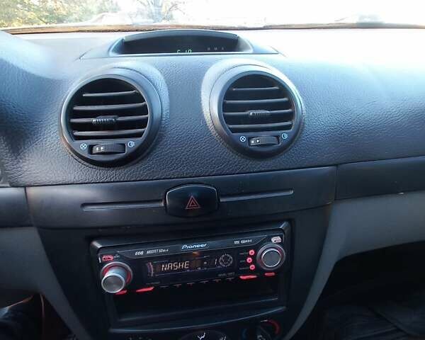 Бежевий Шевроле Лачетті, об'ємом двигуна 1.8 л та пробігом 249 тис. км за 4500 $, фото 3 на Automoto.ua