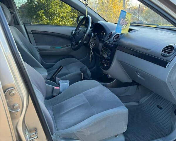 Бежевый Шевроле Лачетти, объемом двигателя 1.8 л и пробегом 228 тыс. км за 3300 $, фото 16 на Automoto.ua