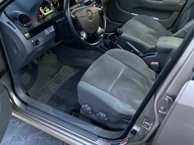 Бежевий Шевроле Лачетті, об'ємом двигуна 1.8 л та пробігом 280 тис. км за 4300 $, фото 4 на Automoto.ua