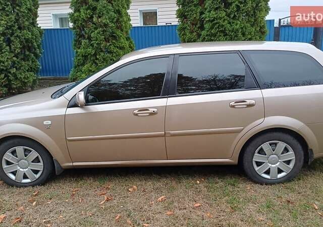 Бежевый Шевроле Лачетти, объемом двигателя 1.8 л и пробегом 265 тыс. км за 4500 $, фото 1 на Automoto.ua