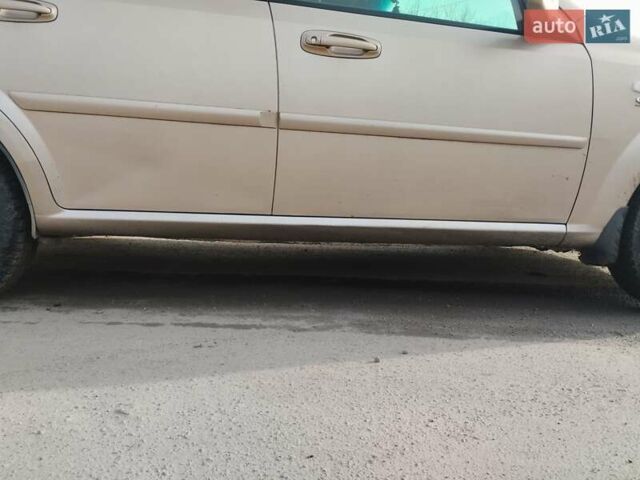Бежевый Шевроле Лачетти, объемом двигателя 1.8 л и пробегом 423 тыс. км за 3700 $, фото 3 на Automoto.ua