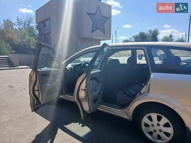 Бежевый Шевроле Лачетти, объемом двигателя 1.8 л и пробегом 240 тыс. км за 5200 $, фото 4 на Automoto.ua