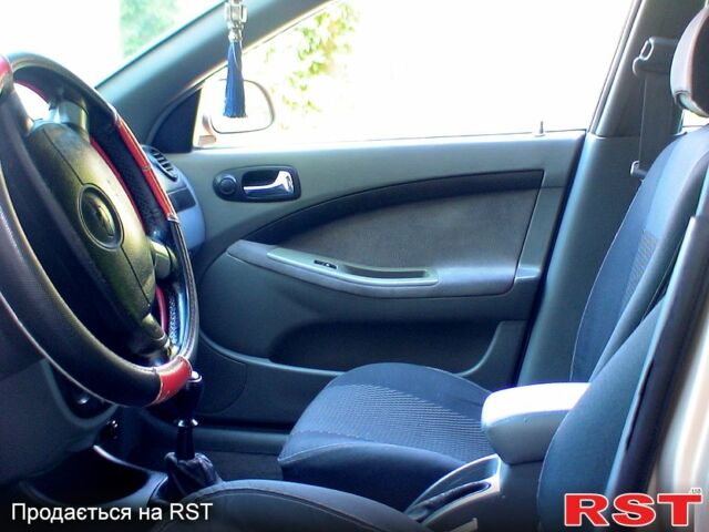 Бежевый Шевроле Лачетти, объемом двигателя 1.8 л и пробегом 207 тыс. км за 3900 $, фото 5 на Automoto.ua