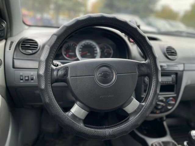 Бежевый Шевроле Лачетти, объемом двигателя 1.8 л и пробегом 240 тыс. км за 4600 $, фото 13 на Automoto.ua