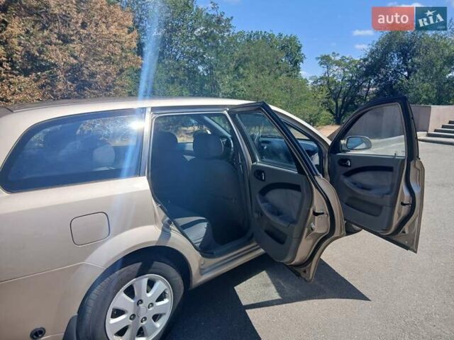 Бежевый Шевроле Лачетти, объемом двигателя 1.8 л и пробегом 240 тыс. км за 5200 $, фото 6 на Automoto.ua